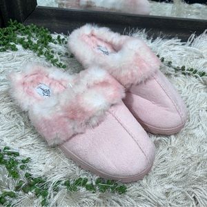 -🌼3/$30🌼NWOT Soul Mates Pale Pink Fuzzy Slide Slippers Size 8.5